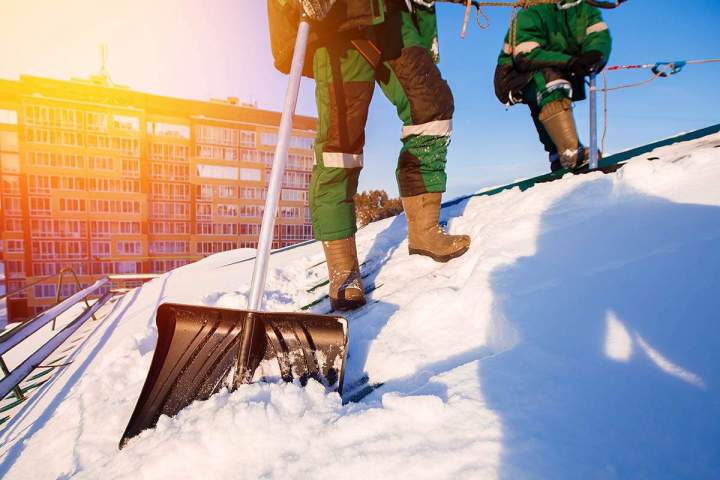 Déneigement de toiture Rive-Sud